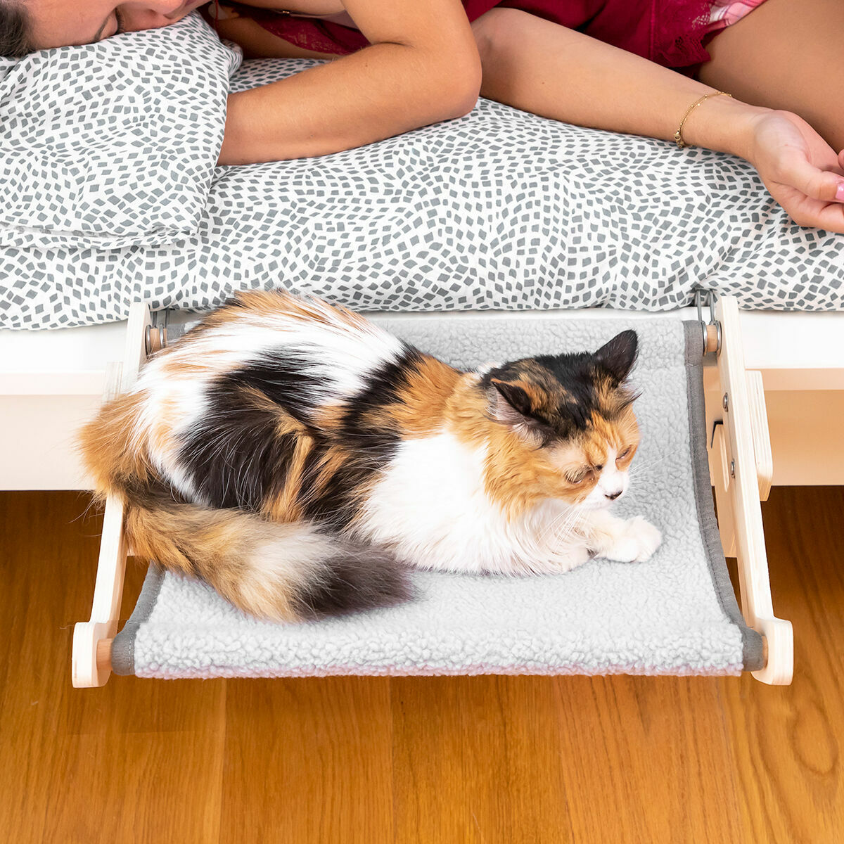 Hamaca para gatos que se engancha a tu cama